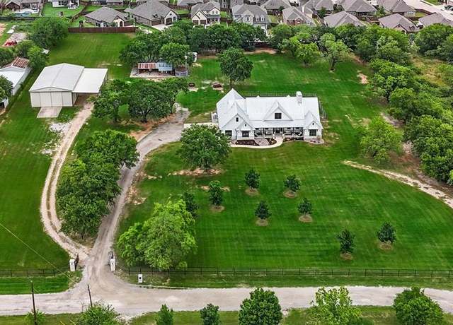 Property at 408 Creek Hill Way, Justin, TX 76247, 4 beds, 3.5 baths