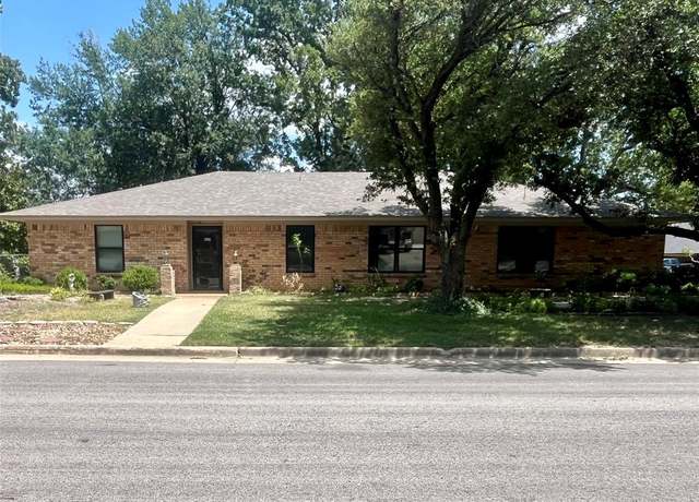 Property at 329 Azalea Dr, Sulphur Springs, TX 75482, 3 beds, 2 baths