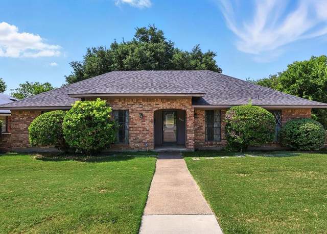 Property at 1117 Capetown Dr, Grand Prairie, TX 75050, 3 beds, 2 baths