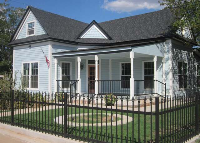Property at 107 Oak, Merkel, TX 79536, 4 beds, 3 baths