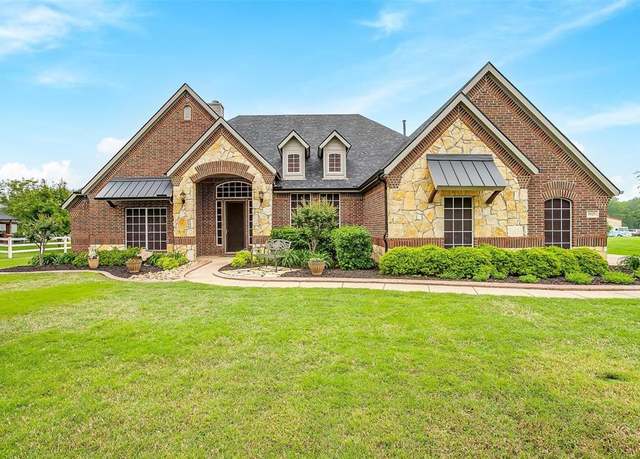 Property at 5025 Running Brook Dr, Joshua, TX 76058, 4 beds, 3 baths