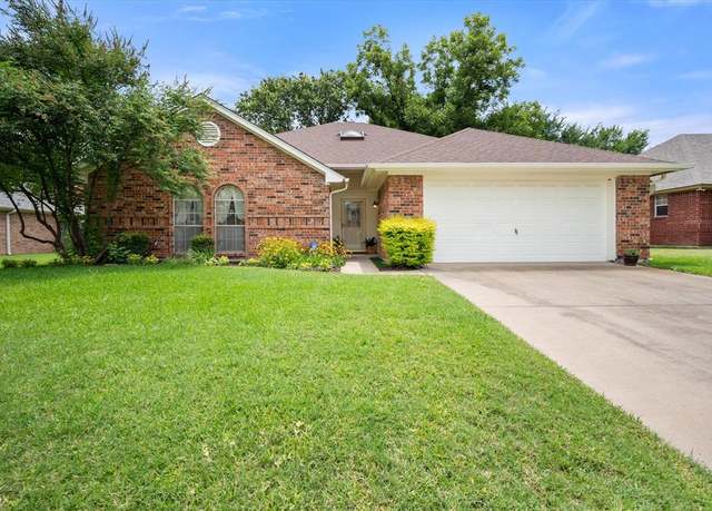 Property at 5703 Roundup Trl, Arlington, TX 76017, 3 beds, 2 baths