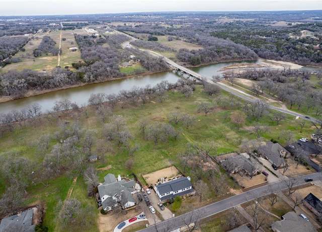 Property at 7214 Westover Dr, Granbury, TX 76049