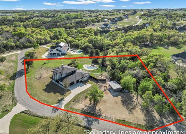 Property at 175 Bittersweet Trl, Weatherford, TX 76088, 5 beds, 3.5 baths