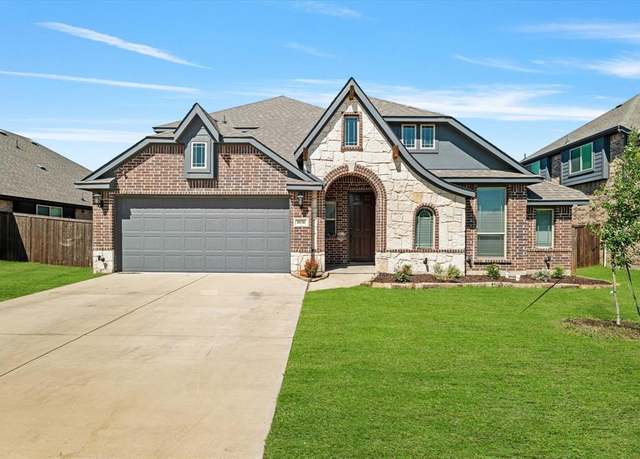 Property at 1036 English Oak Dr, Burleson, TX 76028, 4 beds, 3 baths