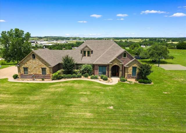 Property at 120 Trail Rdg, Weatherford, TX 76087, 4 beds, 3 baths