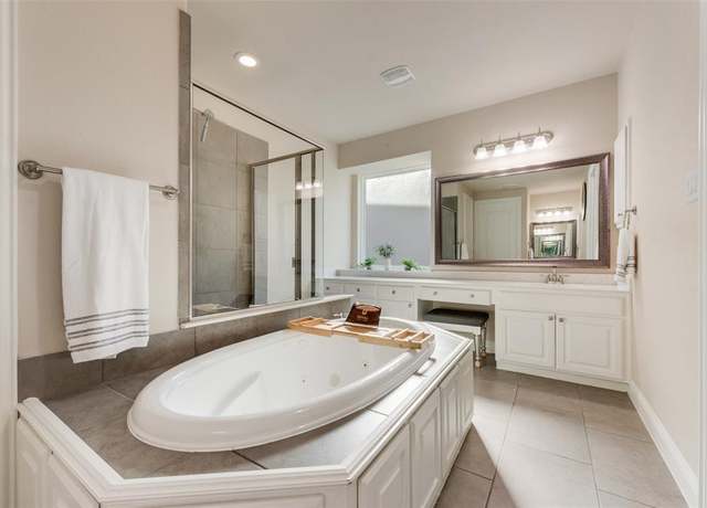 Property at 13921 Bluebell Dr, Little Elm, TX 75068, 4 beds, 2.5 baths