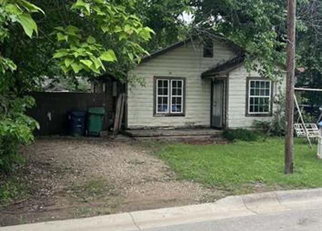 Property at 1026 Peak St, Denton, TX 76201, 2 beds, 1 bath