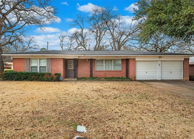Property at 1200 Wilshire Blvd, Arlington, TX 76012, 3 beds, 2 baths