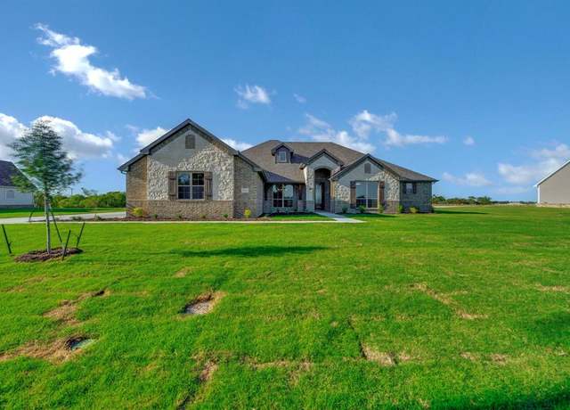 Property at 3921 Old Springtown Rd, Weatherford, TX 76085, 3 beds, 3 baths