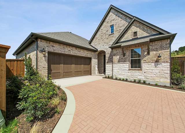 Property at 2067 Spotted Fawn Dr, Arlington, TX 76005, 2 beds, 2 baths
