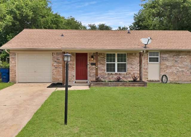 Property at 821 E Mustang St, Crowley, TX 76036, 3 beds, 1.5 baths