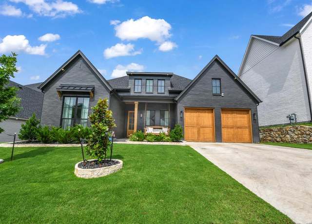 Property at 1117 Mountain View Dr, Weatherford, TX 76087, 3 beds, 2.5 baths