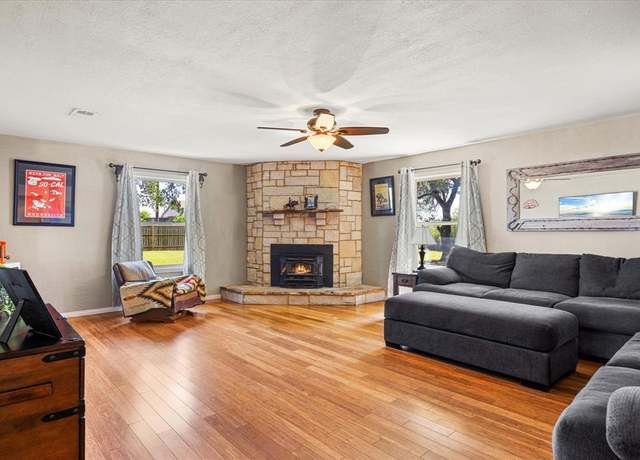 Property at 111 Encino Springs Ln, Weatherford, TX 76088, 3 beds, 2 baths