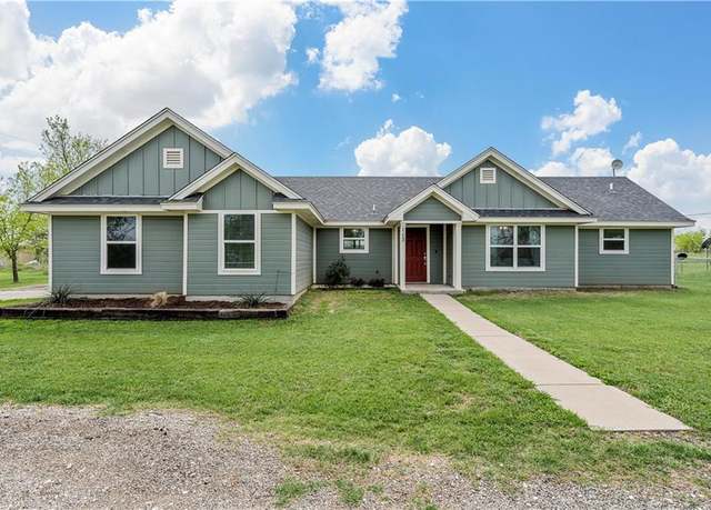 Property at 113 Airport Rd, Gatesville, TX 76528, 3 beds, 2 baths