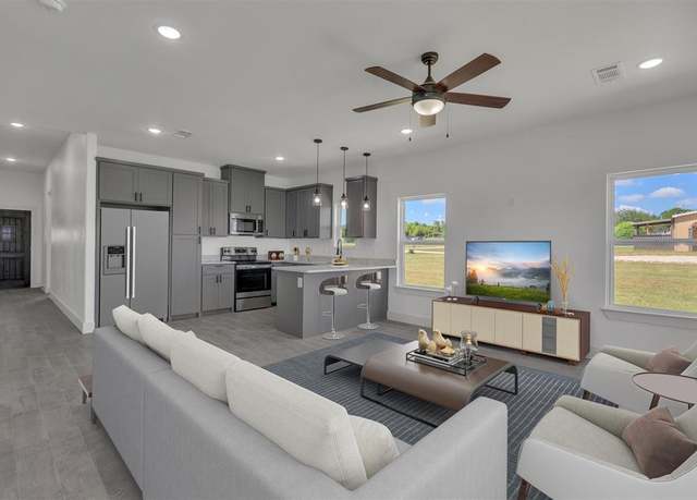 Property at 510 Don Ln, Itasca, TX 76055, 3 beds, 2 baths
