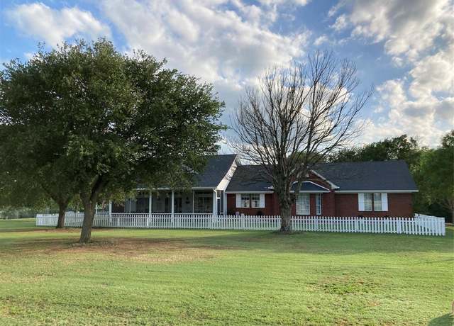 Property at 142 Hickory Valley Ln, Waco, TX 76705, 3 beds, 2.5 baths