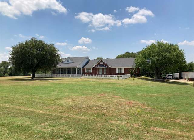 Property at 142 Hickory Valley Ln, Waco, TX 76705, 3 beds, 2.5 baths