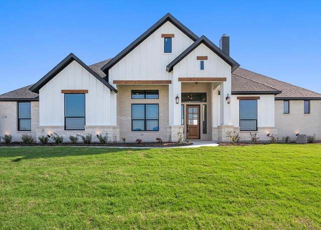 Property at 500 Olson Rd, Waxahachie, TX 75167, 4 beds, 3 baths