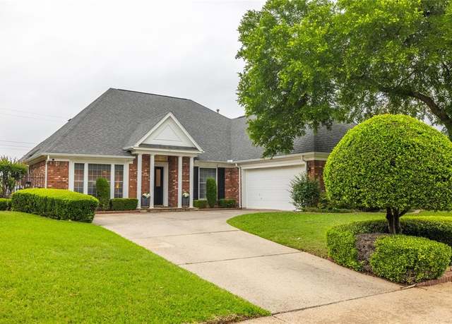 Property at 3109 Westwood Dr, Arlington, TX 76012, 3 beds, 2.5 baths
