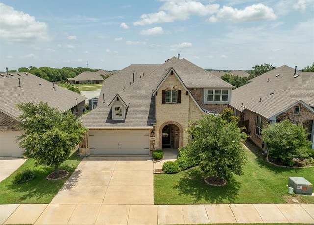 Property at 9409 Meadowpark Dr, Denton, TX 76226, 4 beds, 2.5 baths