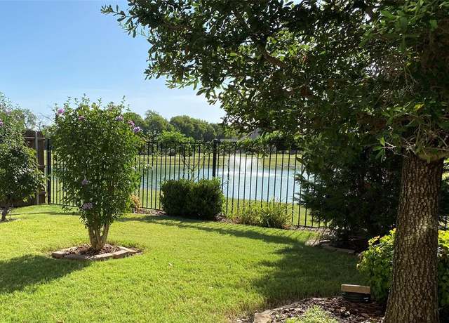Property at 9409 Meadowpark Dr, Denton, TX 76226, 4 beds, 2.5 baths