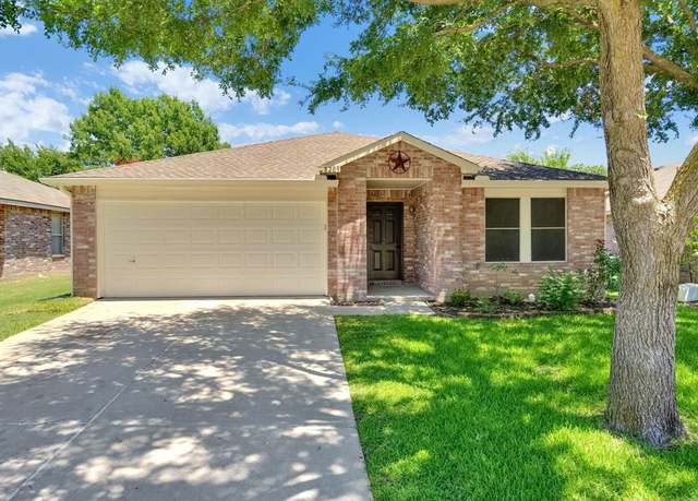 Property at 8209 Winding Stream Ln, Denton, TX 76210, 4 beds, 2 baths