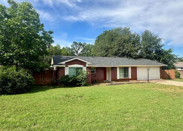 Property at 1602 England Rd, Arlington, TX 76013, 3 beds, 2 baths