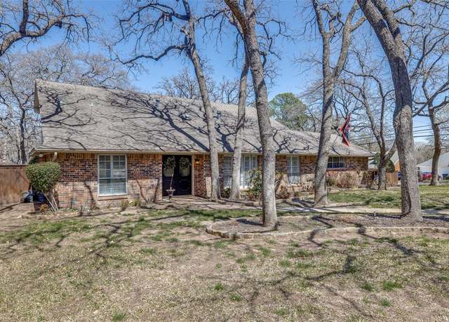 Property at 2501 High Oak Dr, Arlington, TX 76012, 4 beds, 3.5 baths