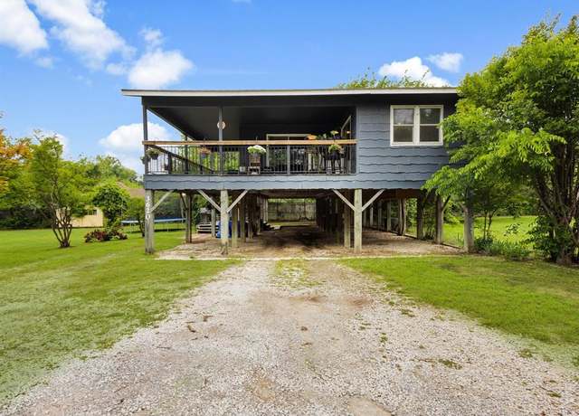 Property at 3620 Gerry Dr, Granbury, TX 76049, 3 beds, 2 baths