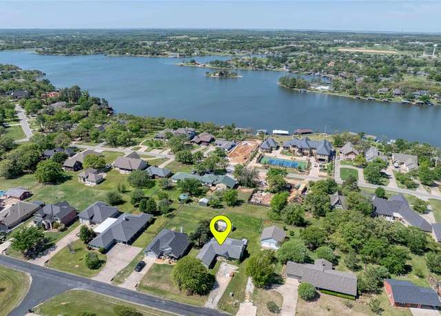 Property at 124 Sequoya Dr, Gainesville, TX 76240, 3 beds, 2 baths