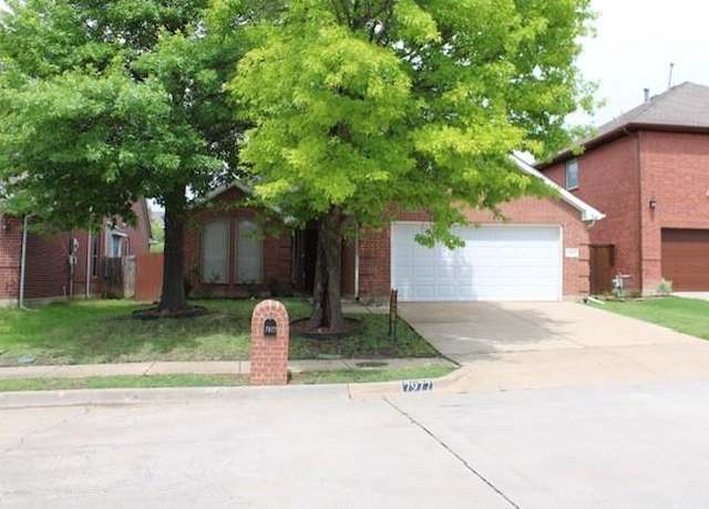 Property at 7977 Glenway Dr, Dallas, TX 75249, 3 beds, 2 baths