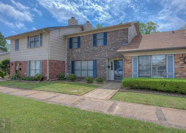 Property at 2612 Village Ln, Bossier City, LA 71112, 3 beds, 2.5 baths
