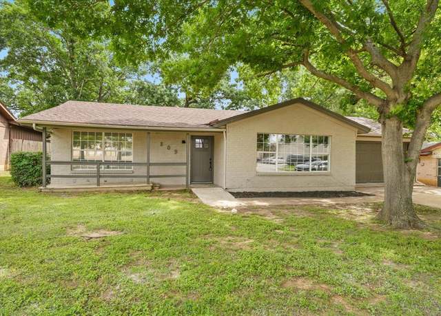 Property at 809 W Redbud Dr, Hurst, TX 76053, 3 beds, 2 baths
