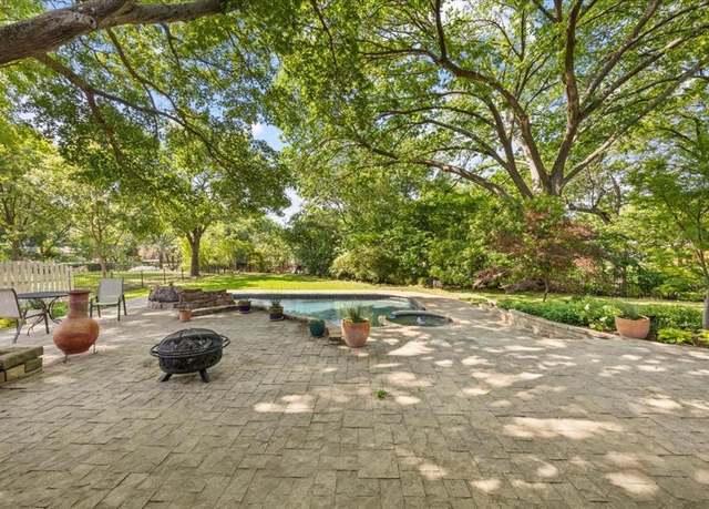 Property at 2528 Stone Creek Dr, Plano, TX 75075, 4 beds, 2.5 baths