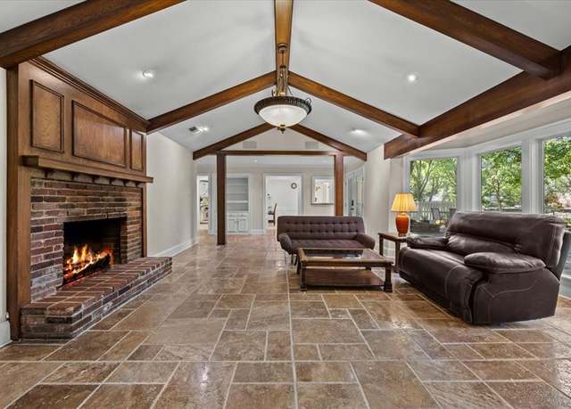 Property at 2528 Stone Creek Dr, Plano, TX 75075, 4 beds, 2.5 baths