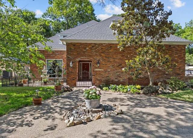 Property at 2528 Stone Creek Dr, Plano, TX 75075, 4 beds, 2.5 baths