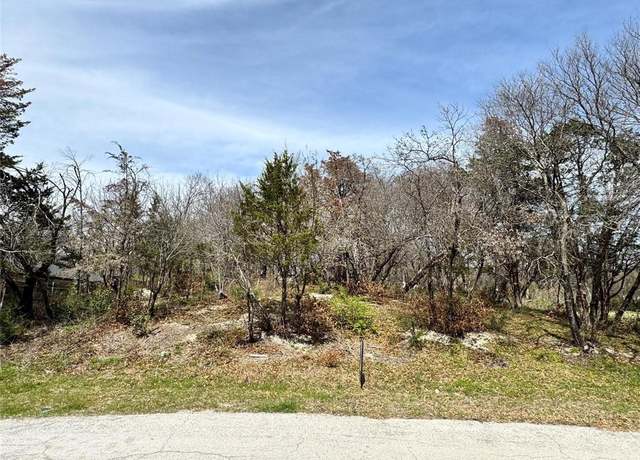Property at 6827 Lacywood Ln, Dallas, TX 75227