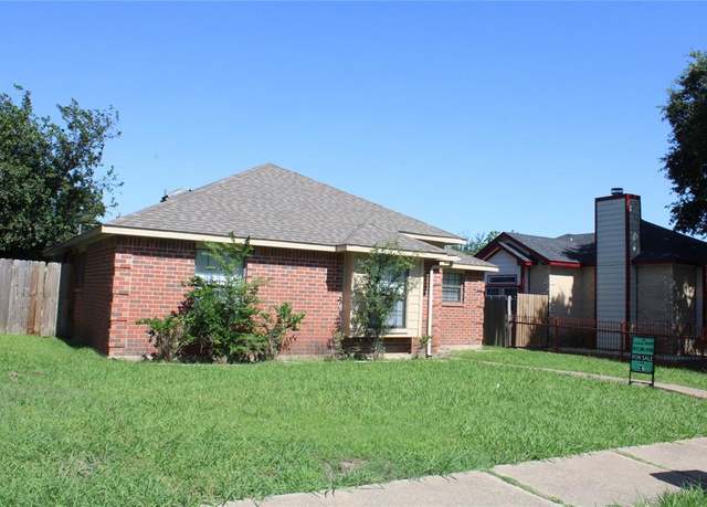 Property at 204002 Cochise Dr, Balch Springs, TX 75180, 3 beds, 1 bath
