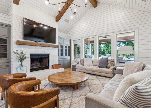 Property at 4705 Clydesdale Dr, Flower Mound, TX 75028, 6 beds, 6.5 baths