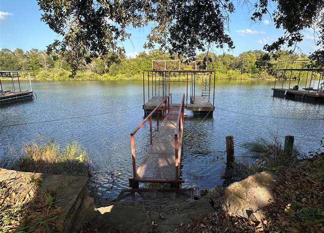 Property at 106 Parkside Dr, Brownwood, TX 76801