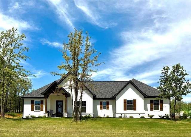 Property at 9041 Valley Oak Ct, Springtown, TX 76082, 4 beds, 2 baths