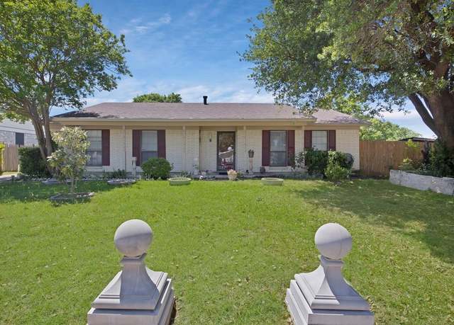 Property at 400 E Williamsburg Mnr, Arlington, TX 76014, 3 beds, 2 baths