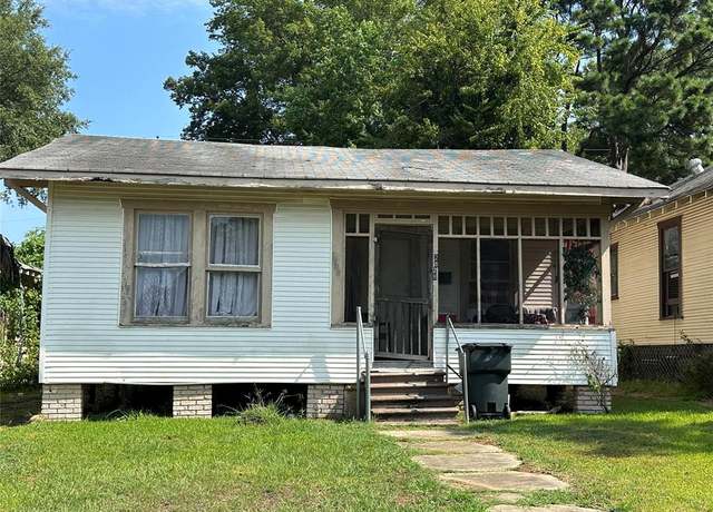 Property at 2828 Darien St, Shreveport, LA 71109, 2 beds, 2 baths