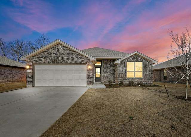 Property at 1102 Holly St, Cleburne, TX 76033, 3 beds, 2 baths