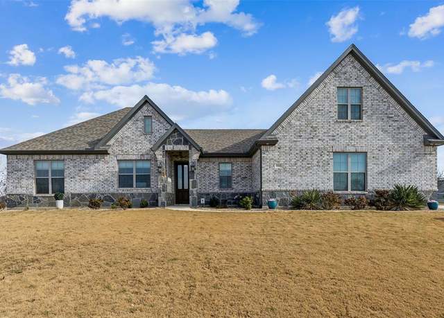 Property at 115 S Silver Saddle Trl, Weatherford, TX 76087, 3 beds, 2 baths