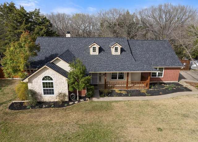 Property at 3821 Willow Bend Ln, Midlothian, TX 76065, 4 beds, 3 baths