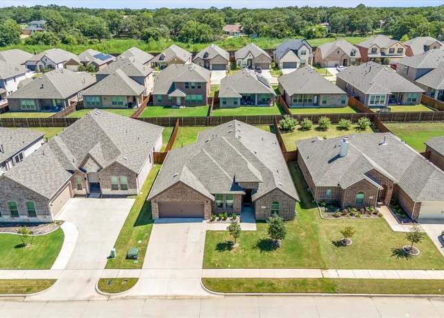 Property at 1313 Tucker Ln, Kennedale, TX 76060, 4 beds, 3 baths