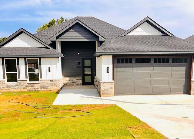 Property at 2309 Forest Hill Ln, Granbury, TX 76048, 4 beds, 2 baths