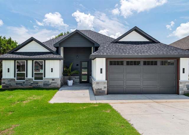 Property at 2309 Forest Hill Ln, Granbury, TX 76048, 4 beds, 2 baths